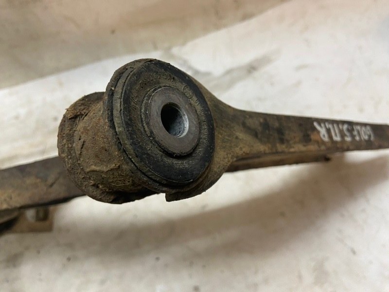 Рычаг Volkswagen Golf 2003-2010 1K1