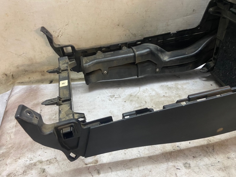 Подлокотник Toyota Land Cruiser 200 2008 Внедорожник