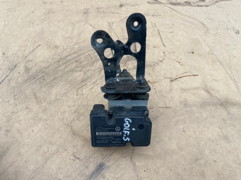 Блок ABS Volkswagen Golf 2003-2010 1K1