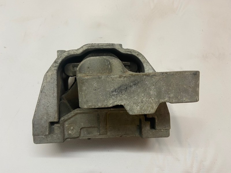 Подушка двигателя Volkswagen Golf 2003-2010 1K1