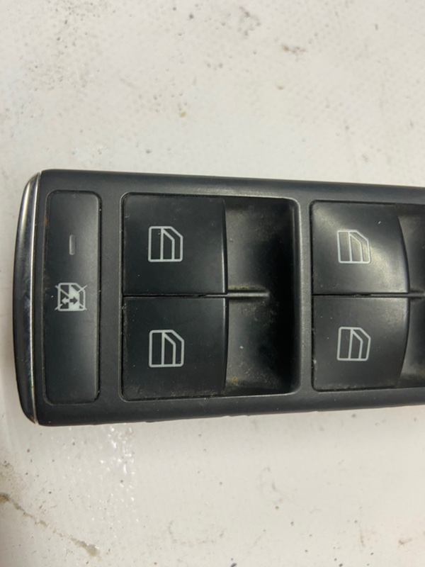 Блок управления стеклоподъемниками Mercedes-Benz E-Class 2011 W212