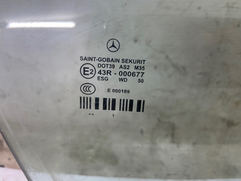 Стекло двери Mercedes-Benz E-Class 2011 W212