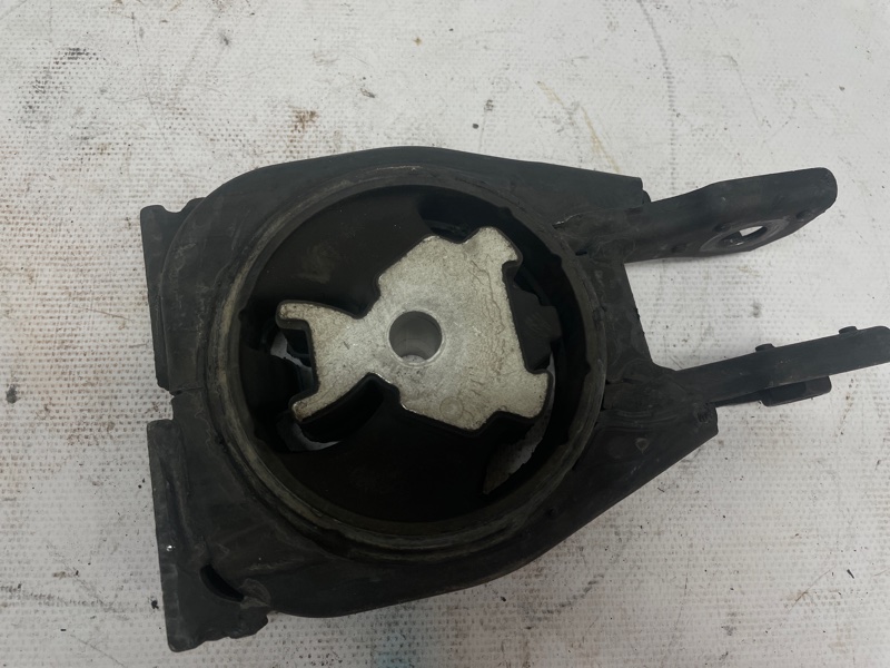 Подушка двигателя Mazda CX-30 2020