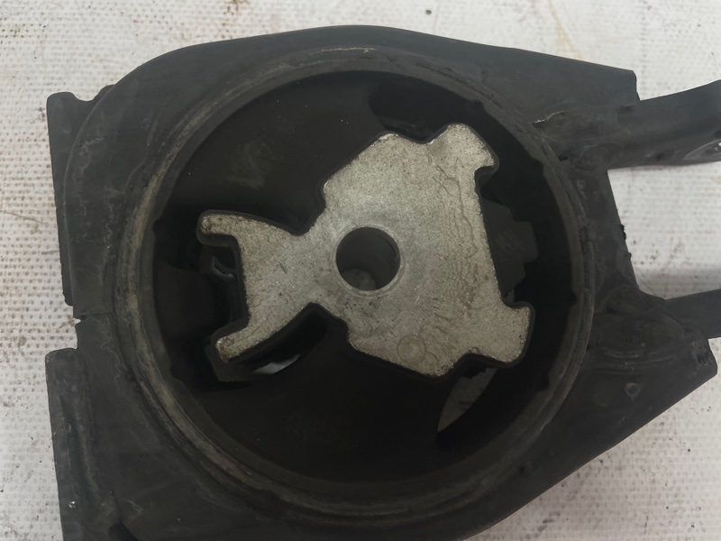 Подушка двигателя Mazda CX-30 2020
