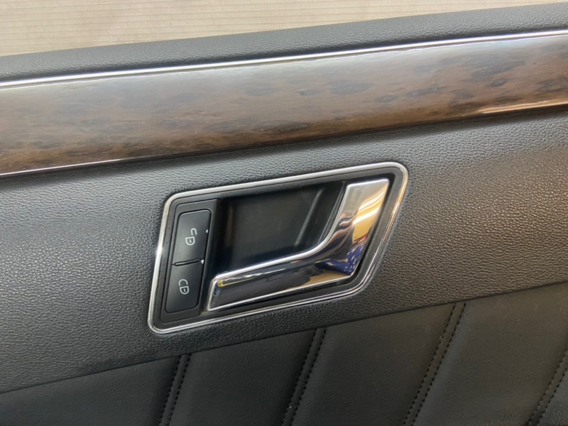 Обшивка двери Mercedes-Benz E-Class 2011 W212