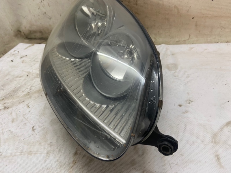 Фара Volkswagen Golf 2003-2010 1K1