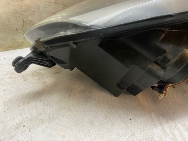 Фара Volkswagen Golf 2003-2010 1K1