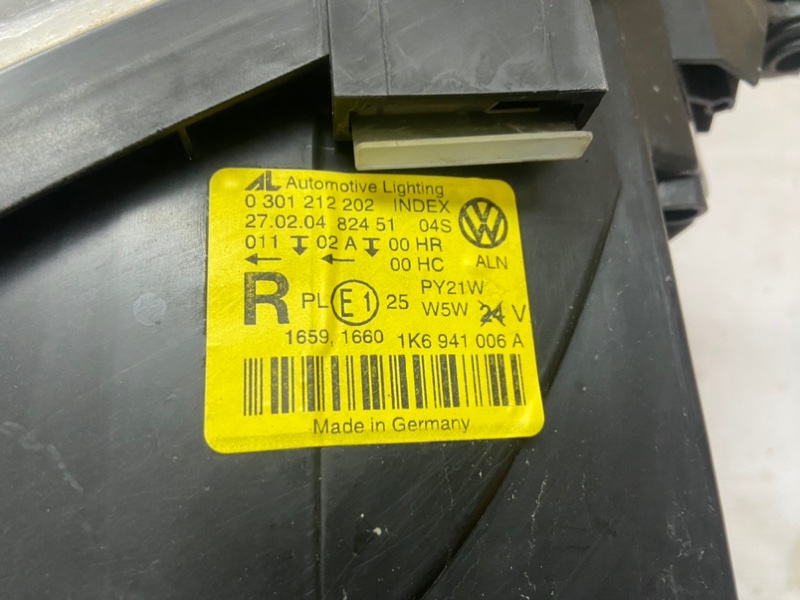 Фара Volkswagen Golf 2003-2010 1K1