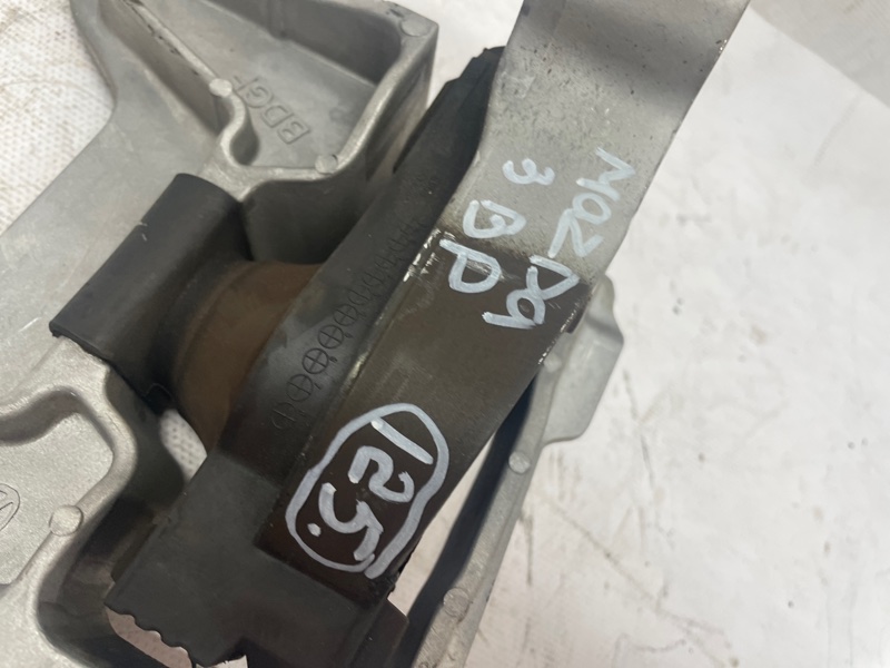 Подушка двигателя Mazda Mazda 3 2020 BP