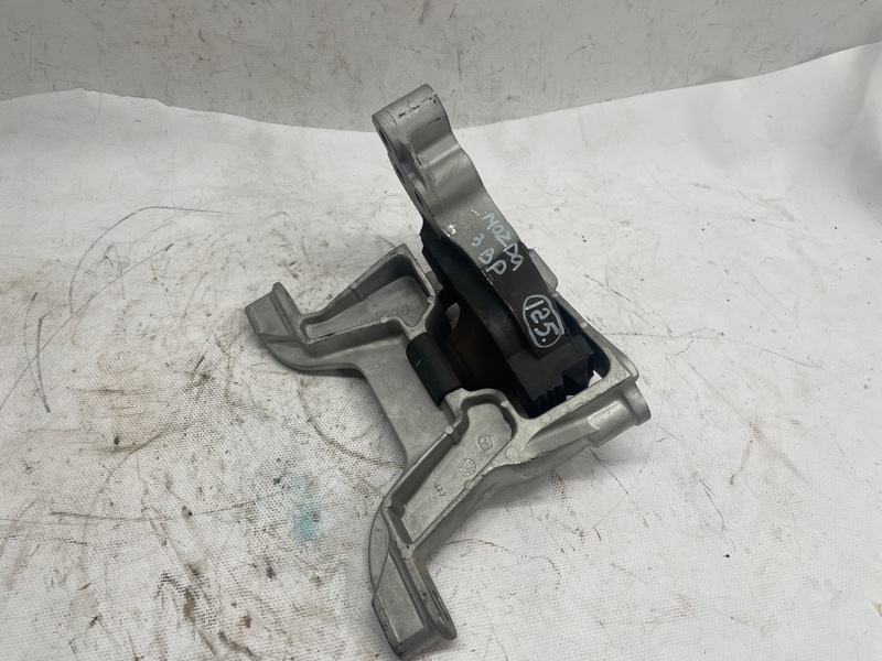 Подушка двигателя Mazda Mazda 3 2020 BP