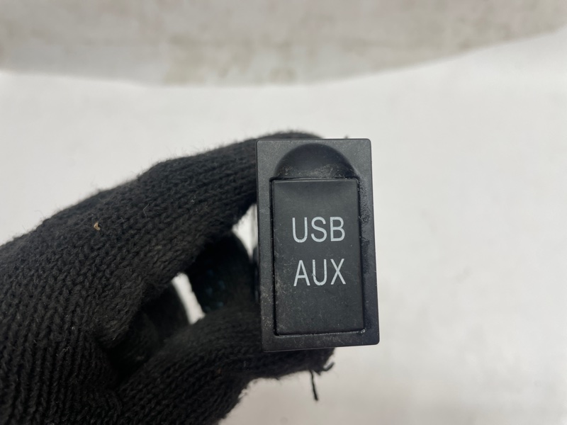 Разъем AUX / USB Lifan Solano 2017 650