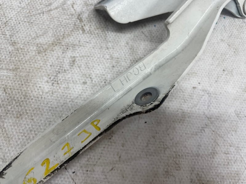 Петля капота Mazda Mazda 3 2020 BP