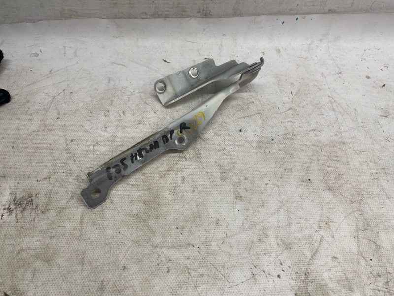 Петля капота Mazda Mazda 3 2020 BP