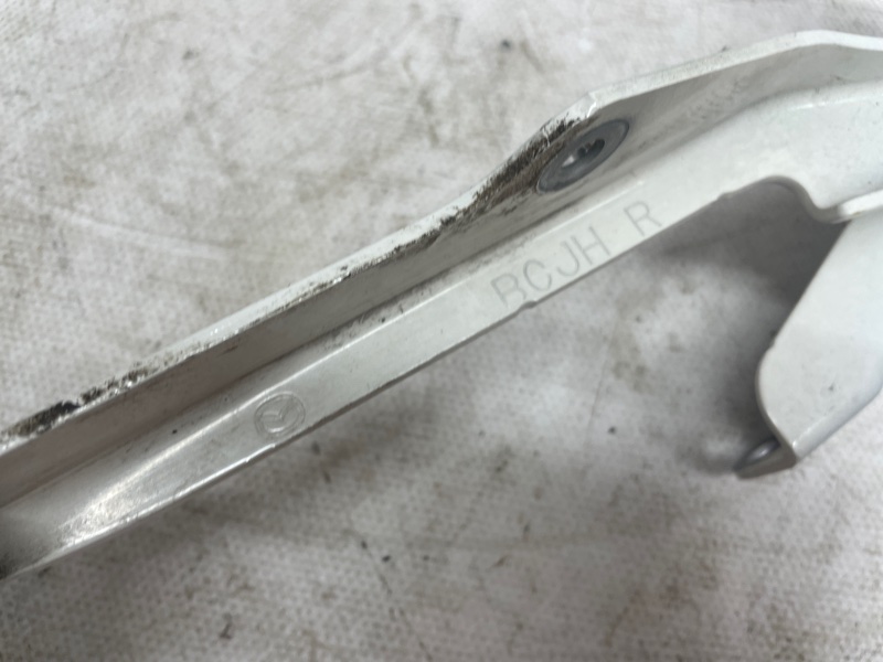 Петля капота Mazda Mazda 3 2020 BP