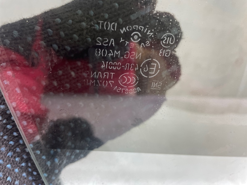 Стекло двери Mitsubishi Outlander 2021 GF8W