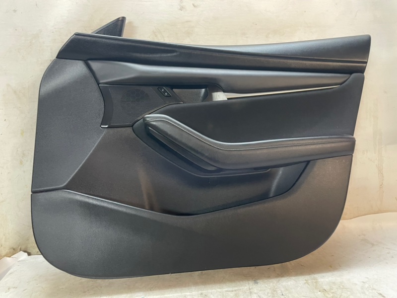 Обшивка двери Mazda Mazda 3 2020 BP