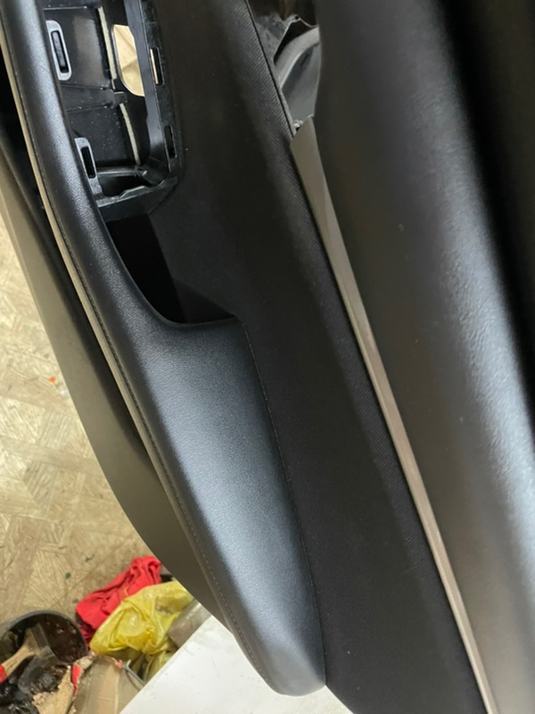 Обшивка двери Mazda Mazda 3 2020 BP
