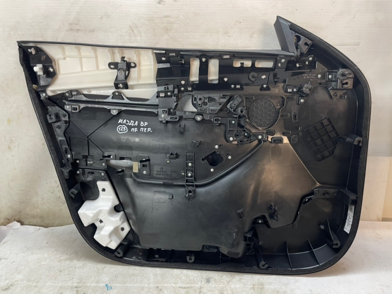Обшивка двери Mazda Mazda 3 2020 BP