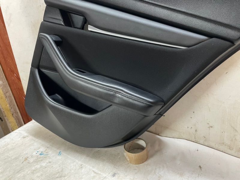 Обшивка двери Mazda Mazda 3 2020 BP