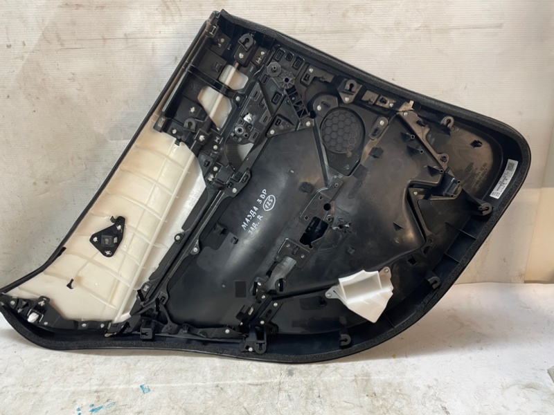 Обшивка двери Mazda Mazda 3 2020 BP