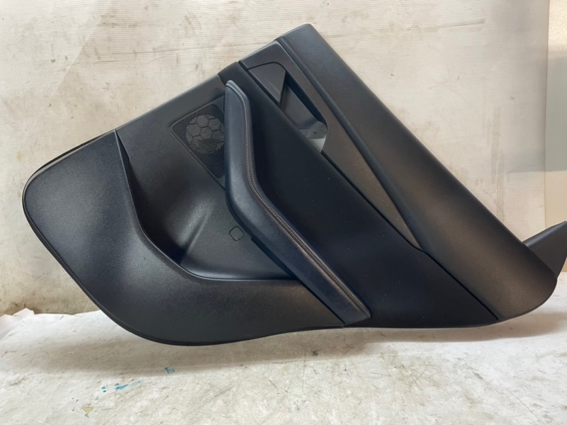Обшивка двери Mazda CX-30 2020