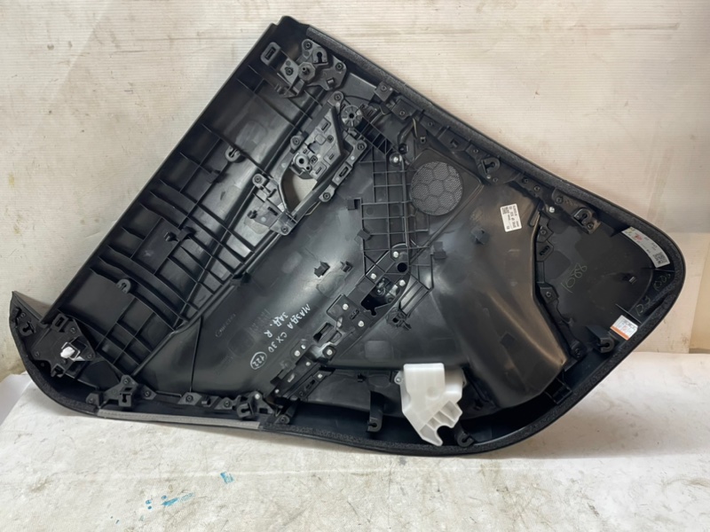 Обшивка двери Mazda CX-30 2020