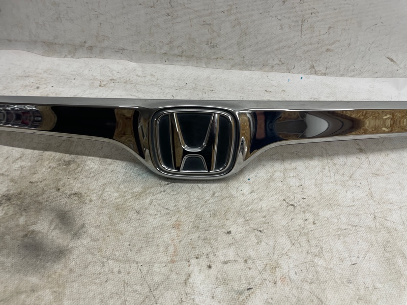 Молдинг крышки багажника Honda CR-V 2019 RW