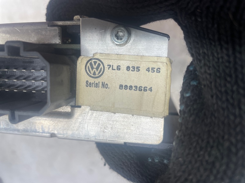 Усилитель акустической системы Volkswagen Touareg 2003 7L