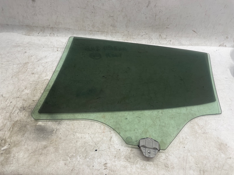 Стекло двери Mazda Mazda 3 2020 BP