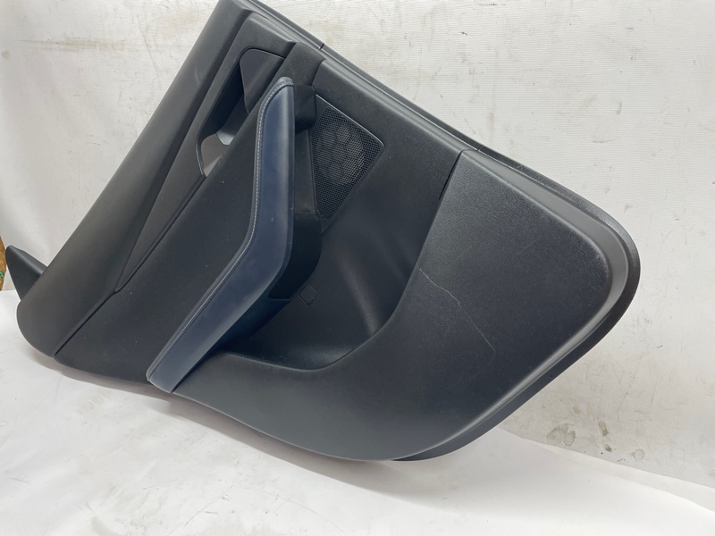 Обшивка двери Mazda CX-30 2020