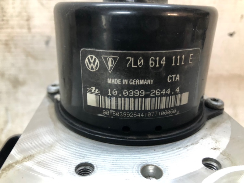 Блок ABS Volkswagen Touareg 2003 7L