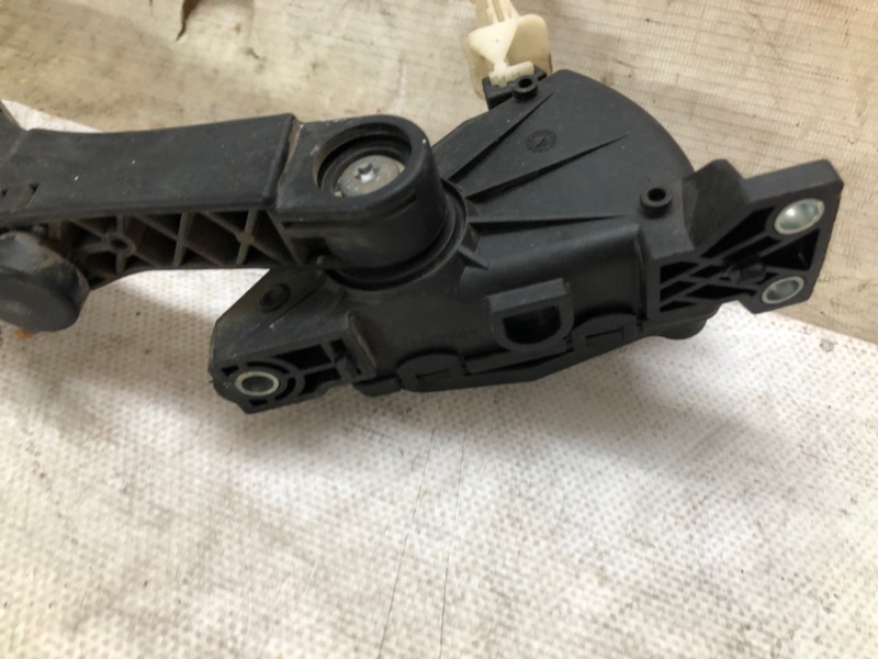 Педаль газа Volkswagen Touareg 2003 7L
