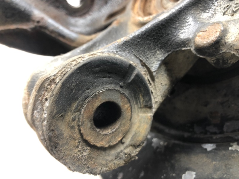 Кулак поворотный Volkswagen Touareg 2003 7L