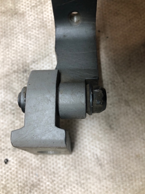 Петля двери Volkswagen Touareg 2003 7L