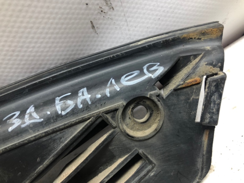 Кронштейн бампера Volkswagen Touareg 2003 7L