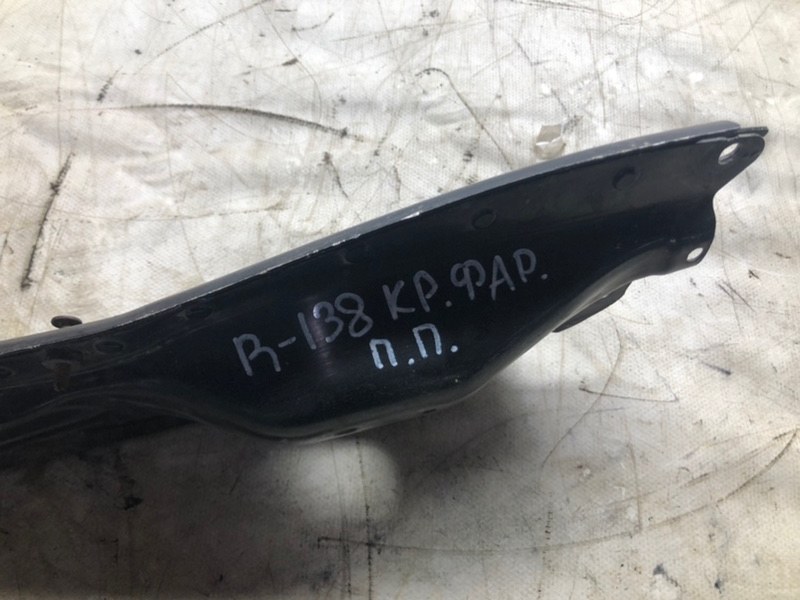 Кронштейн фары Mercedes-Benz R-Class 2006 R 350