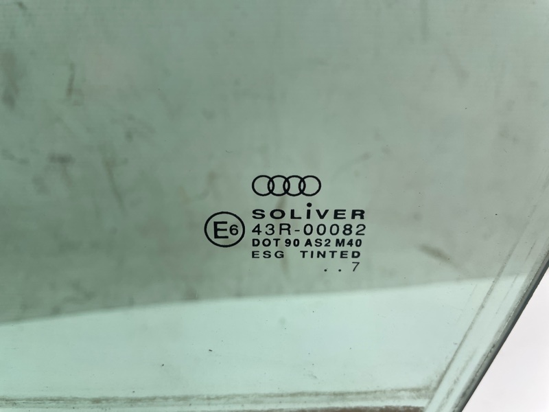 Стекло двери Audi A6 1997-2005 C5
