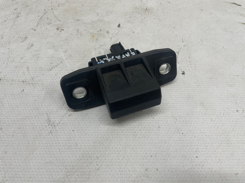 Кнопка открывания багажника Mazda CX-30 2020