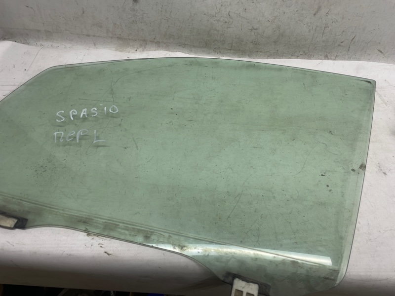 Стекло двери Toyota Spacio 1997