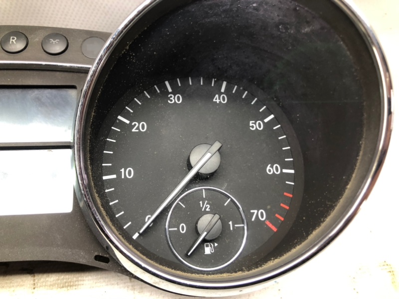 Панель приборов Mercedes-Benz R-Class 2006 R 350