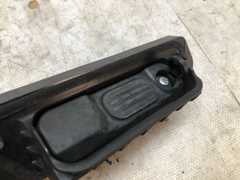 Кнопка открывания багажника Mitsubishi Outlander 2021 GF8W