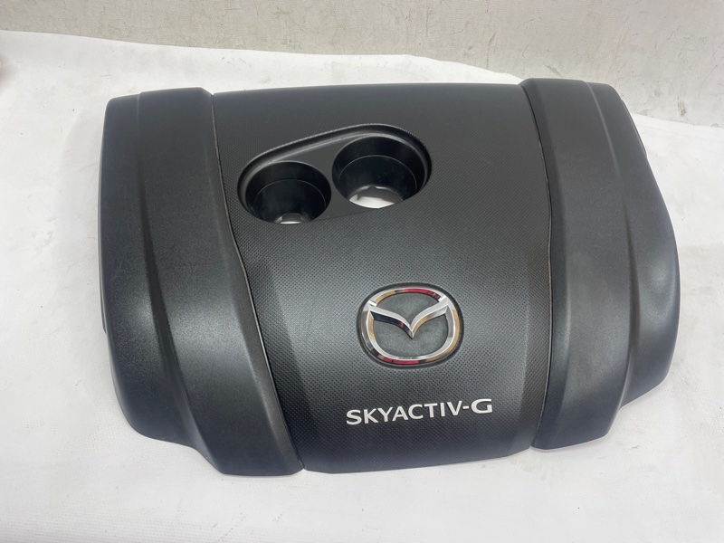 Декоративная крышка двигателя Mazda CX-30 2020