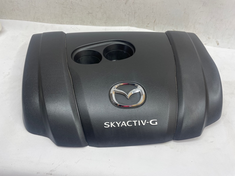 Декоративная крышка двигателя Mazda CX-30 2020