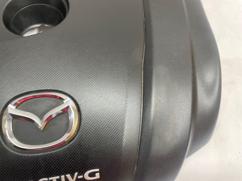 Декоративная крышка двигателя Mazda CX-30 2020