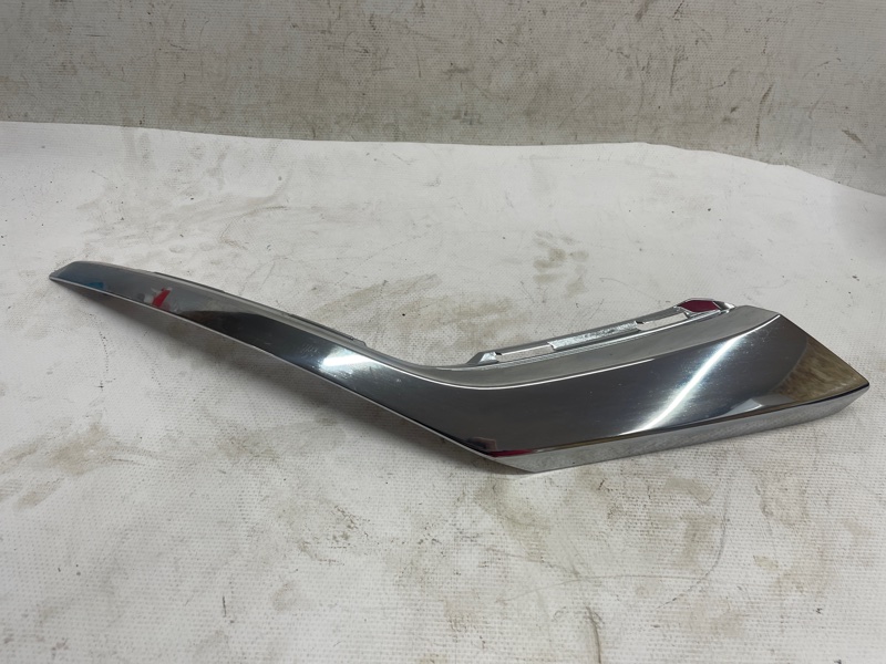 Накладка бампера Mitsubishi Outlander 2021 GF8W