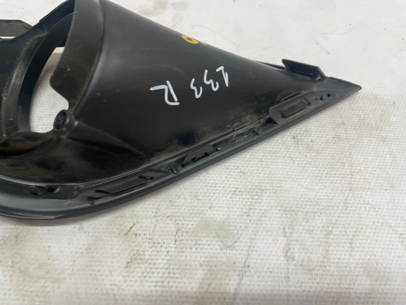Рамка ПТФ Mitsubishi Outlander 2021 GF8W