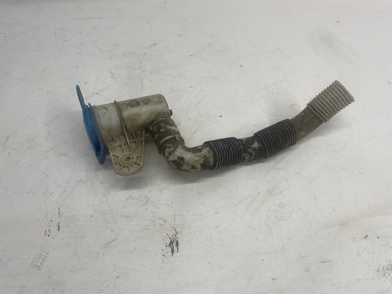 Горловина омывателя Volkswagen Golf 2003-2010 1K1