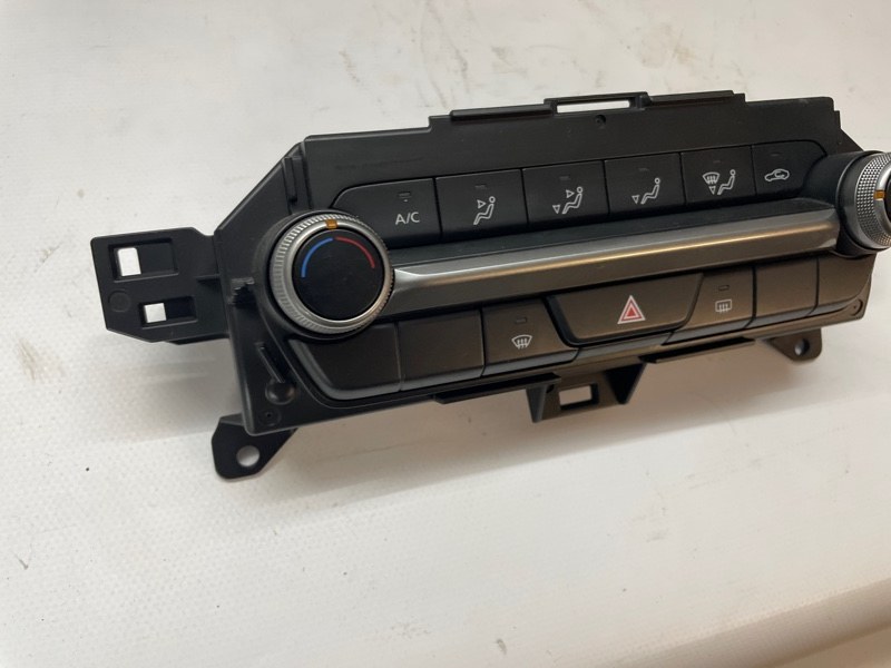 Блок управления климатом Mazda Mazda 3 2020 BP