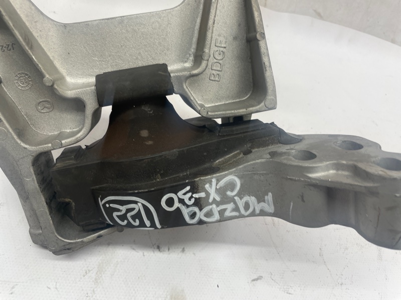 Подушка двигателя Mazda CX-30 2020