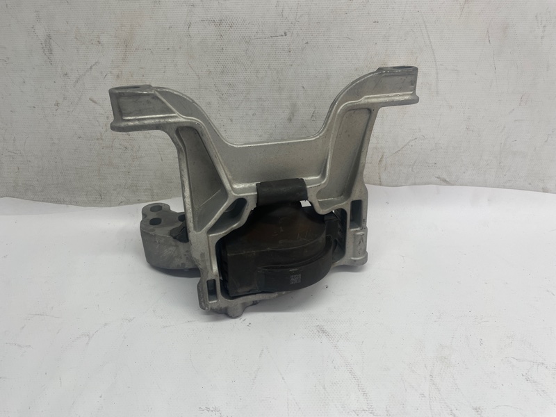 Подушка двигателя Mazda CX-30 2020